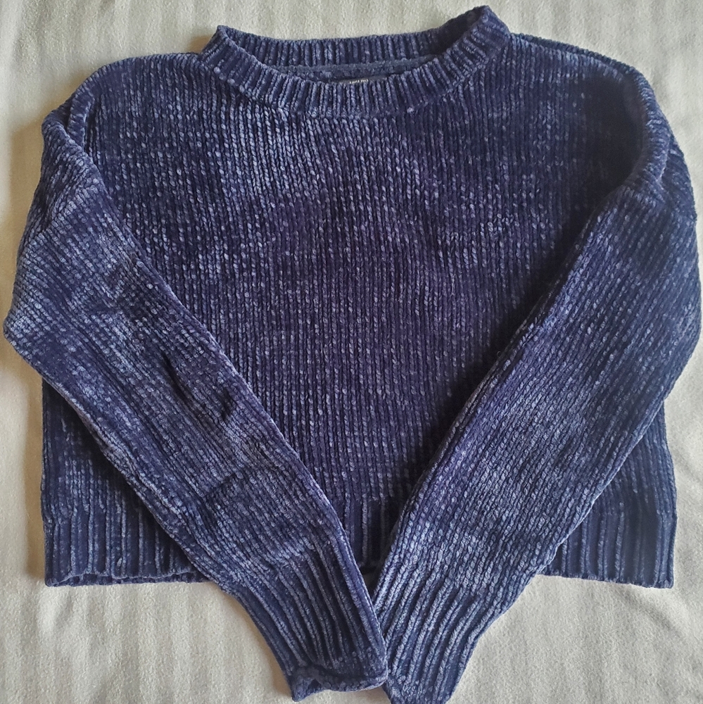 Dark blue chenille cropped sweater, size S
